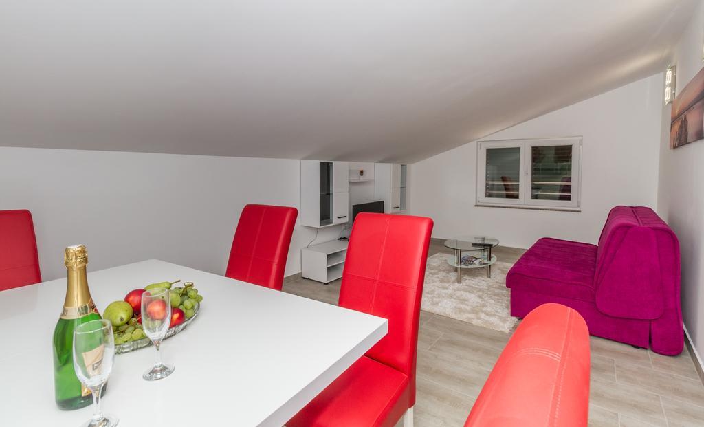 Apartments Villa-Ines Center Vodice Esterno foto