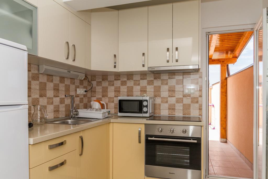 Apartments Villa-Ines Center Vodice Esterno foto