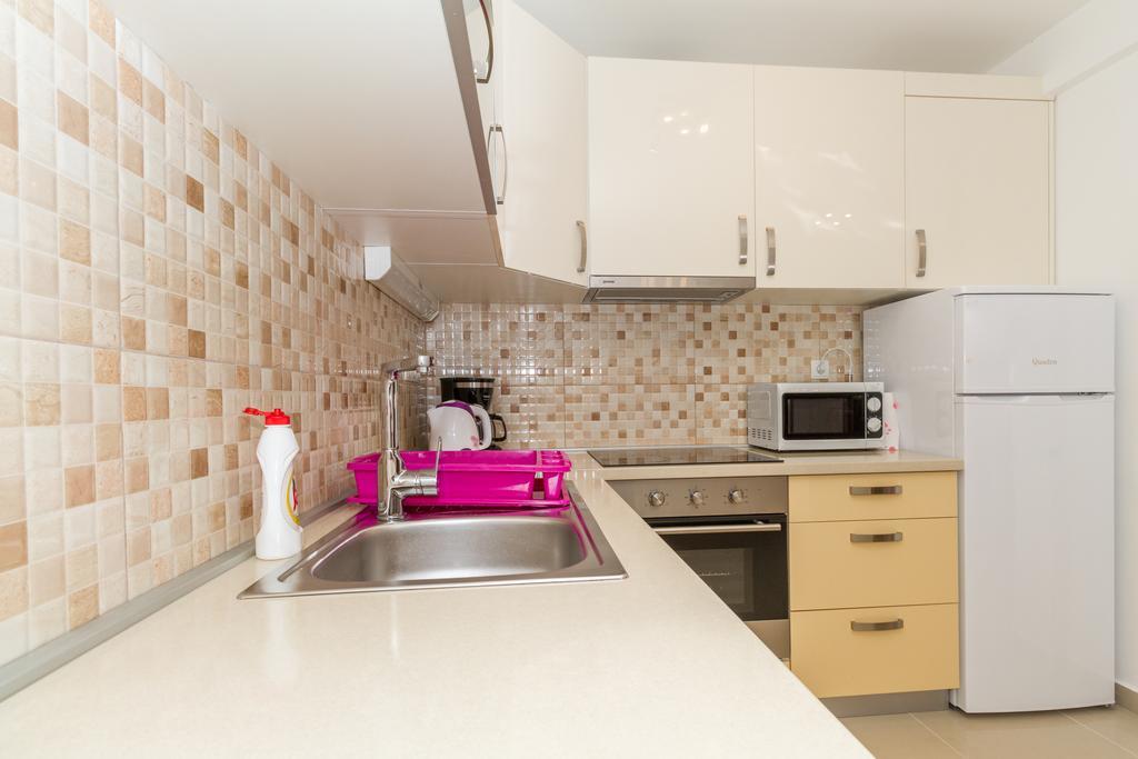 Apartments Villa-Ines Center Vodice Esterno foto