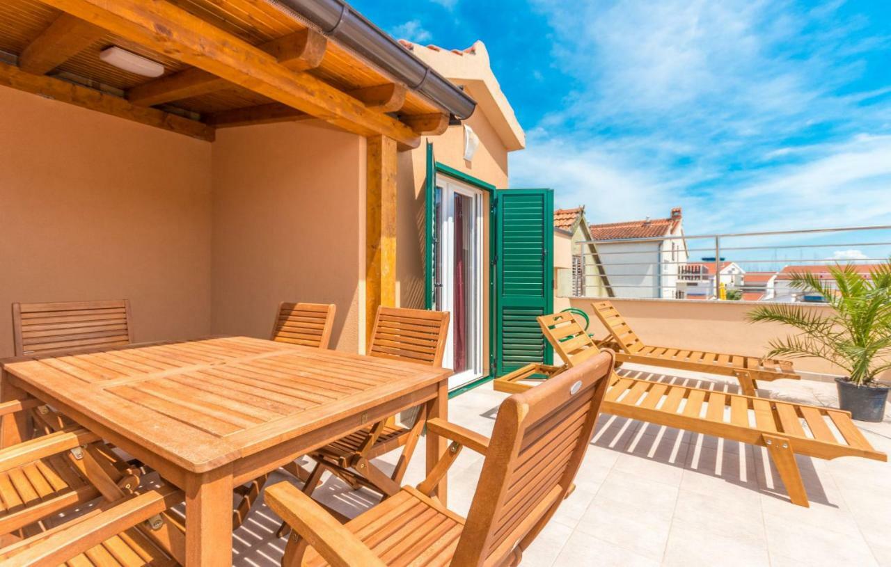 Apartments Villa-Ines Center Vodice Esterno foto