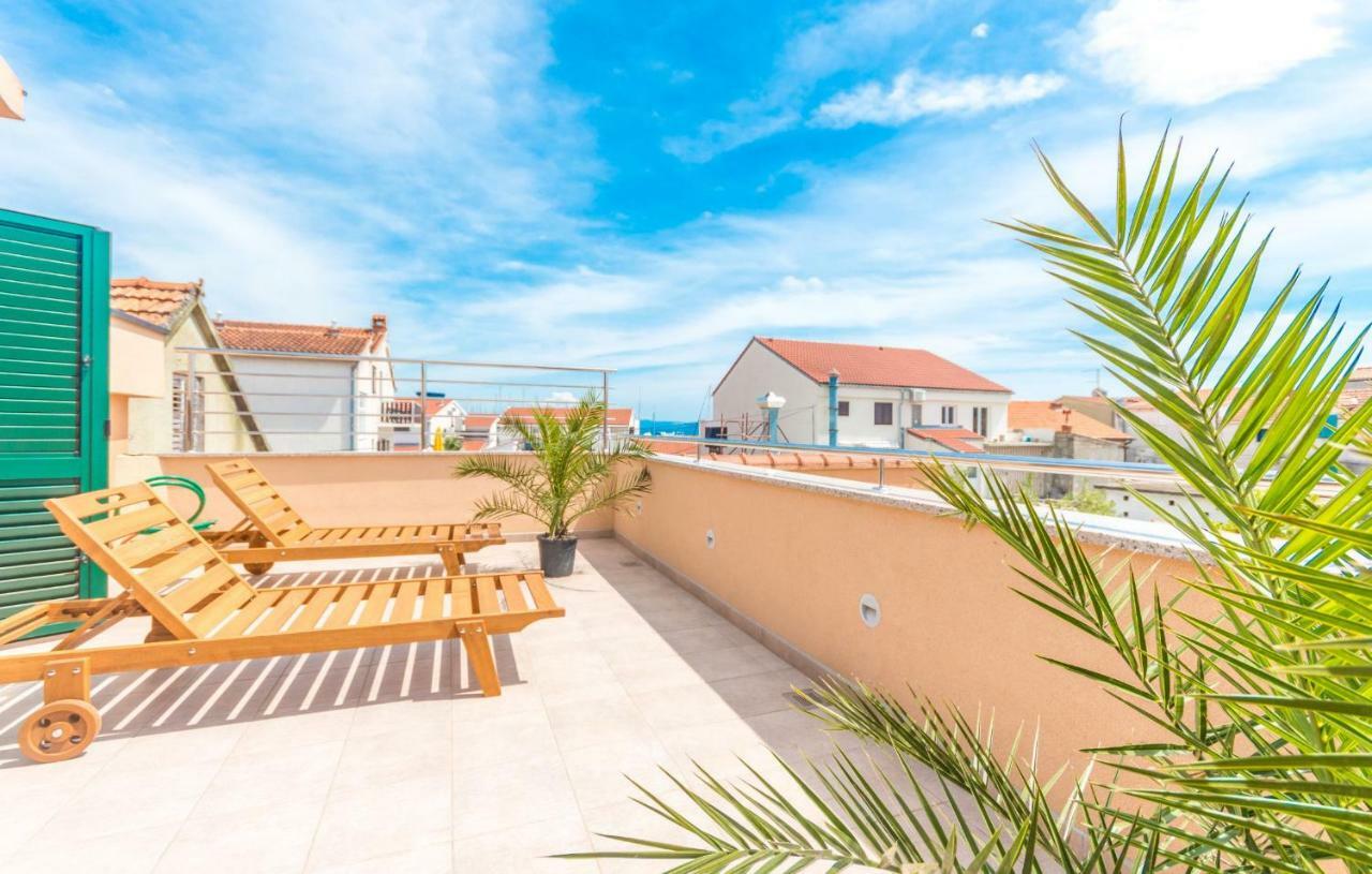 Apartments Villa-Ines Center Vodice Esterno foto